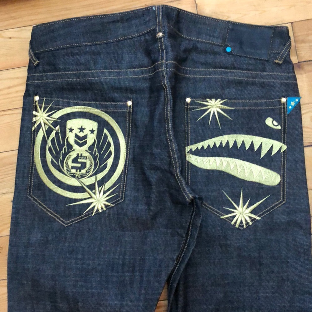 Clothes - Picture 4 of 4